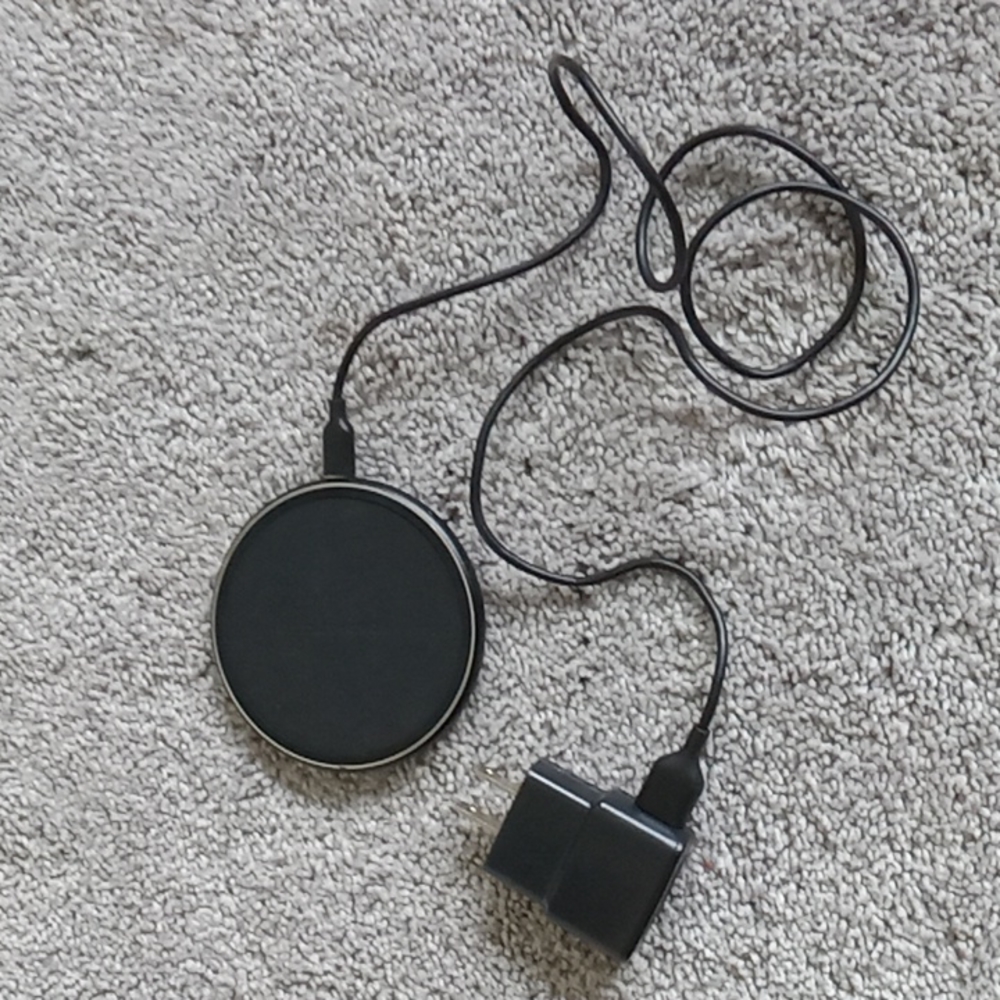 Plug in pad charger for Android and iPhone cell phones